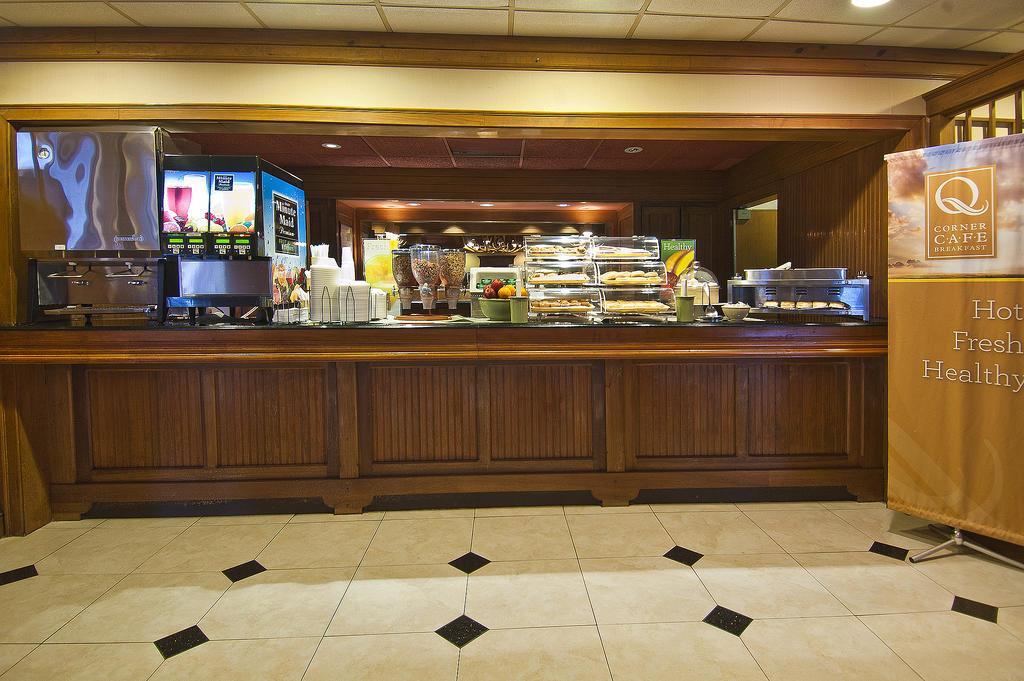 Quality Inn & Suites Baton Rouge West - Port Allen Bagian luar foto